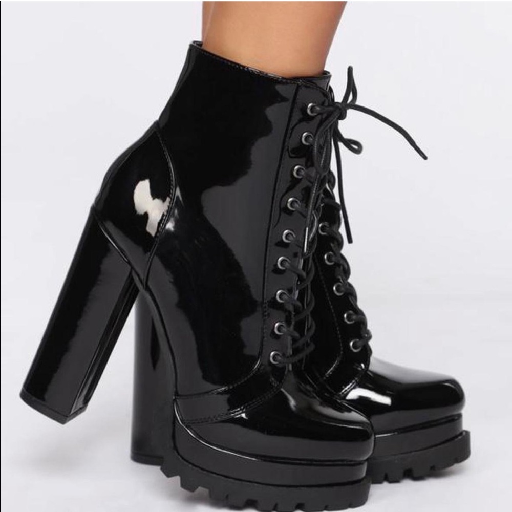 Fashion Nova - No Strings Attached Bootie